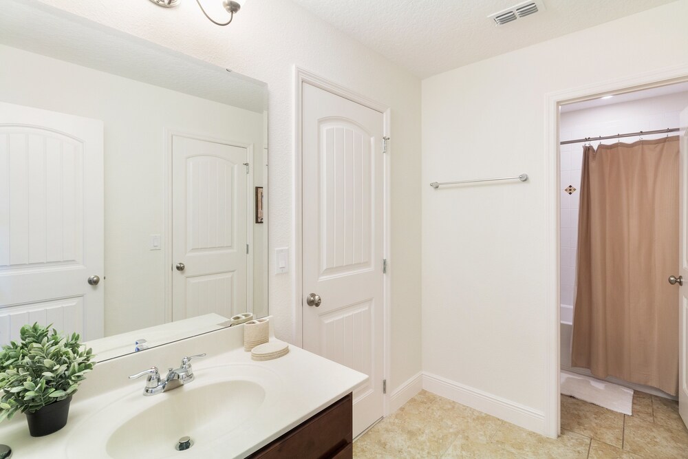 6 Bedrooms 5 Bathrooms Solterra 4193 Od - photo 39