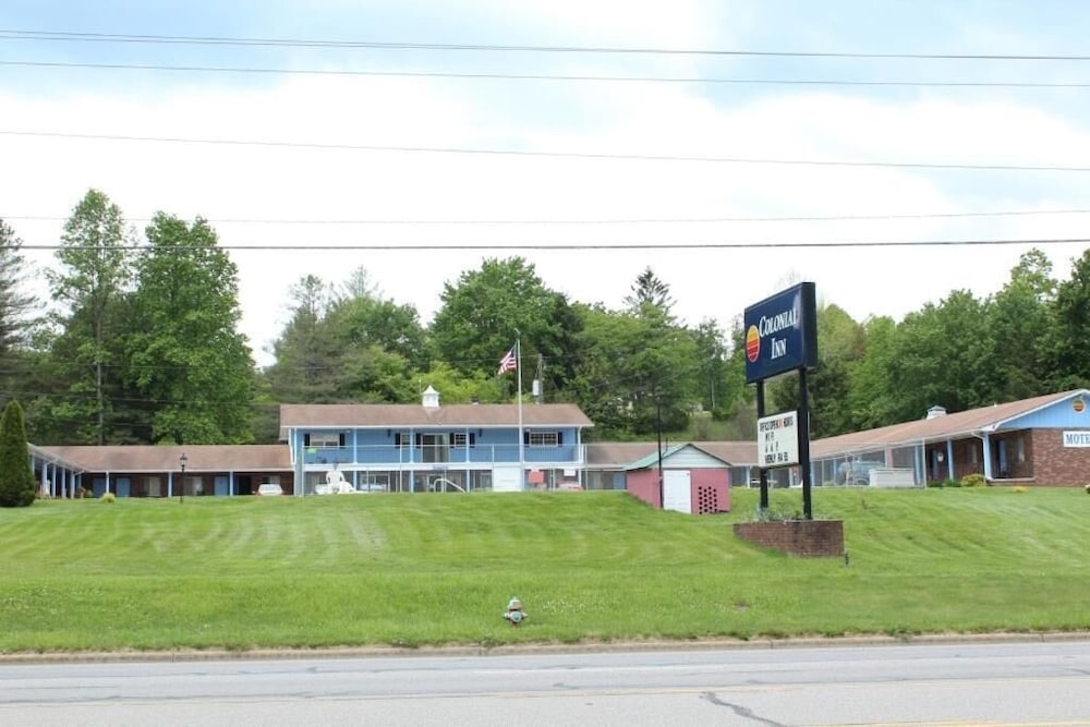Colonial Inn Franklin - photo 27