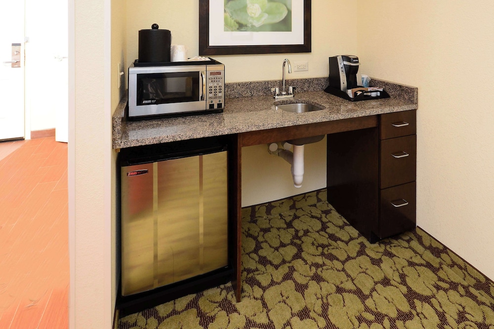 Hilton Garden Inn Greensboro Airport - photo 28