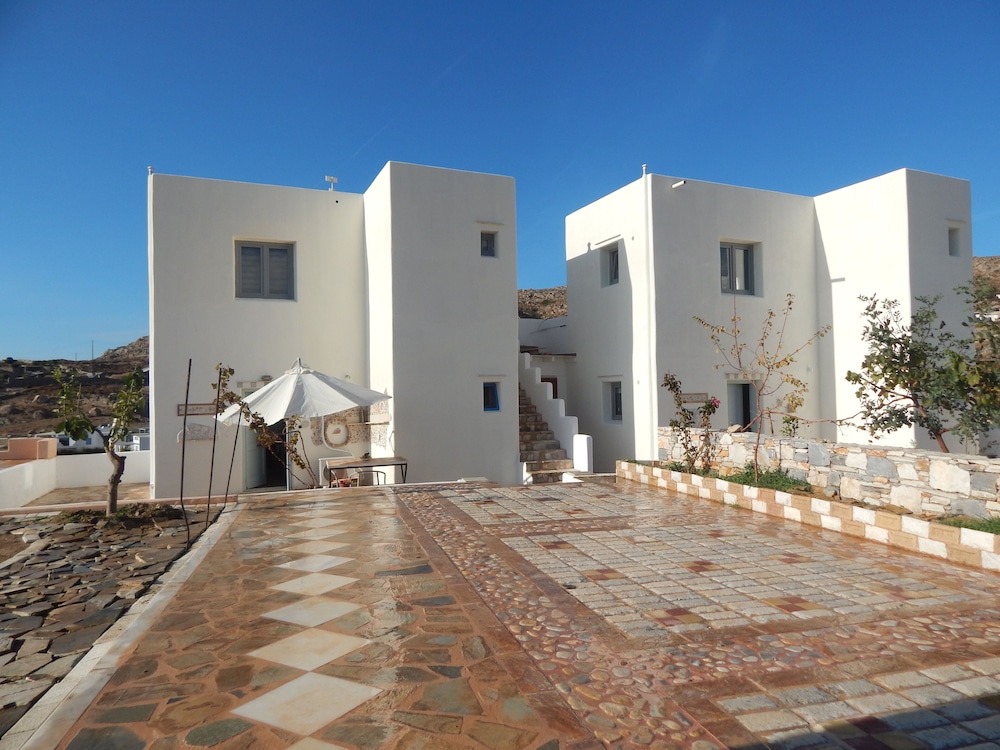 Armonia Studios and Villas — 4-Star Luxury Hotel in Naxos, Greece