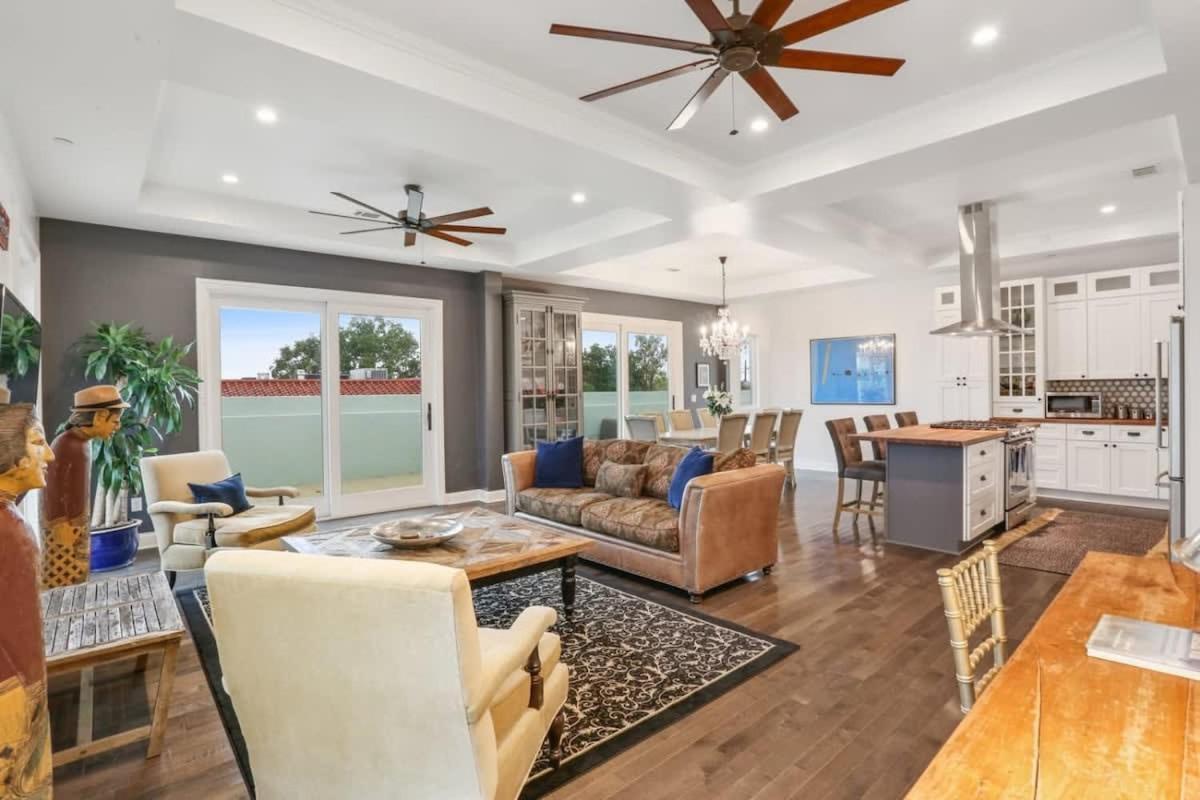 The Burgundy Penthouse Steps to the French Quarter in New Orleans, United States