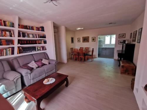 Apartment Nera ST Two Bedroom Apartment with Sea View — 4-Star Luxury Hotel in Omis, Croatia