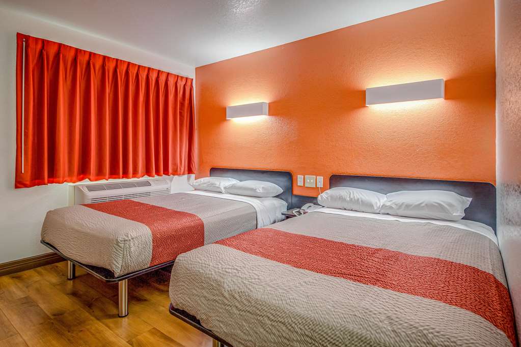 Motel 6 Conroe TX - photo 18
