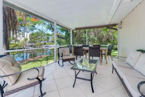 Waterfront Pool Villa with Sailboat access — 4-Star Luxury Hotel in Cape Coral, United States