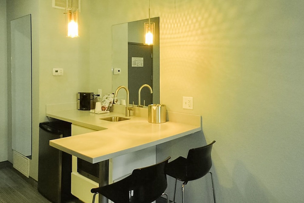 Garland Hotel - photo 9