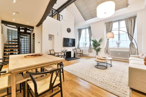 Light and Airy Central London Apartment — 4-Star Luxury Hotel in London, United Kingdom