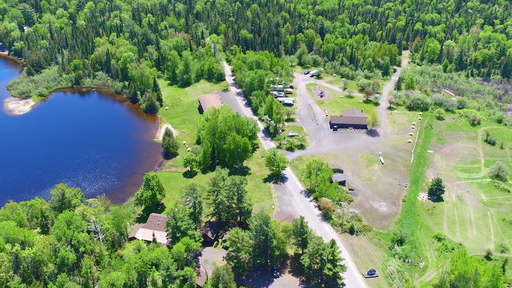 Lake Fanny Hooe Resort 2 Bed With Balcony #12 1 Bedroom Hotel Room by RedAwning - photo 16