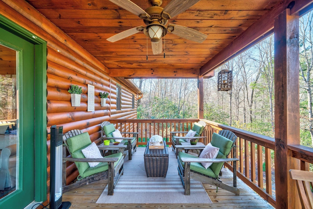 Misty Creek Cabin Private 3 BDR w Game Room — 5-Star Luxury Hotel in Blue Ridge, United States