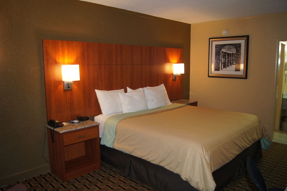 Days Inn by Wyndham Durham Near Duke University - photo 19