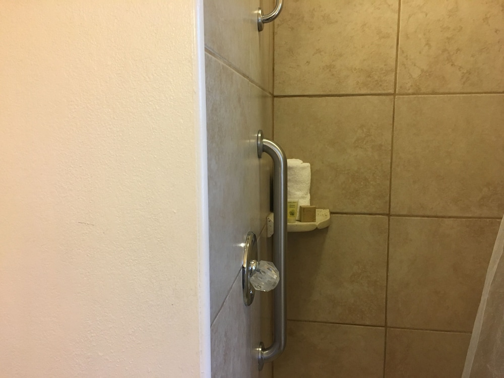 The Palomar Inn - photo 22