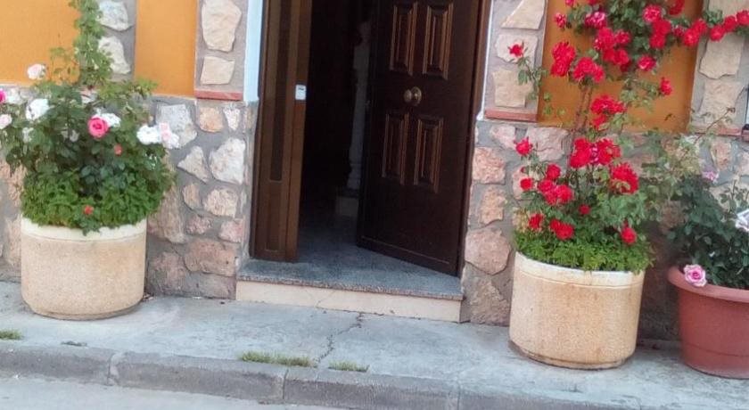 Hostal Canamares 9514022 — Canamares