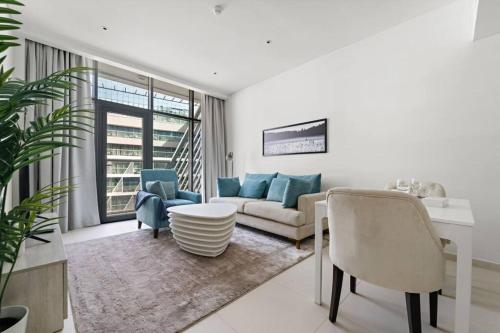 Chic Living 1 BHK with Beach Access — 4-Star Luxury Hotel in Dubai, United Arab Emirates