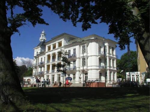Seeschloß Heringsdorf Villa aus Gründerzeiten — 4-Star Luxury Hotel in Heringsdorf, Germany