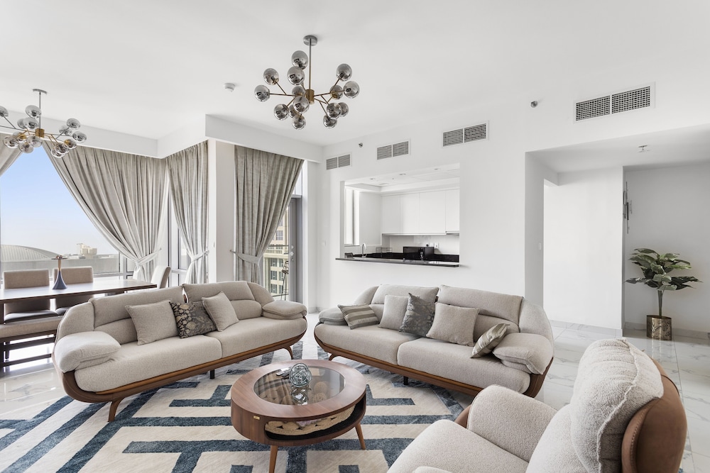 WelHome Stunning 3BR Apartment with Balcony and Canal View — 4-Star Luxury Hotel in Dubai, United Arab Emirates