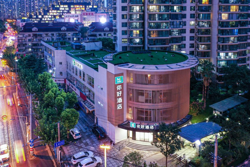 Hello Hotel - carbon neutral hotel in Shanghai