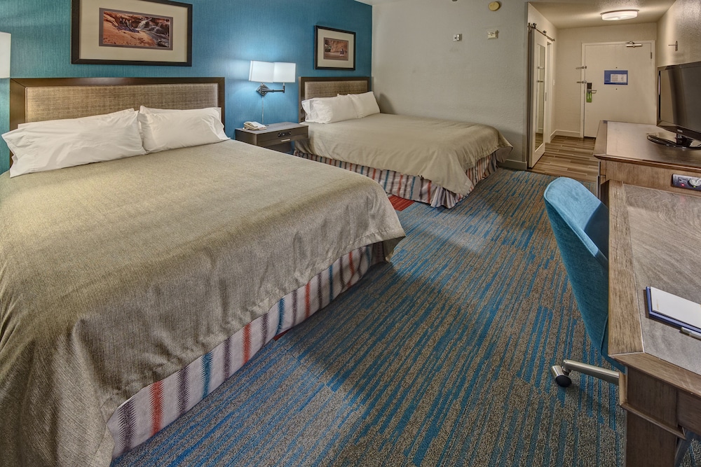 Hampton Inn Kayenta - photo 12