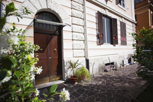 Tasso Street 102 — 4-Star Luxury Hotel in Rome, Italy