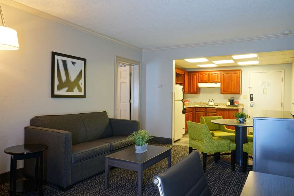 Best Western Plus Morristown Conference Center Hotel - photo 19