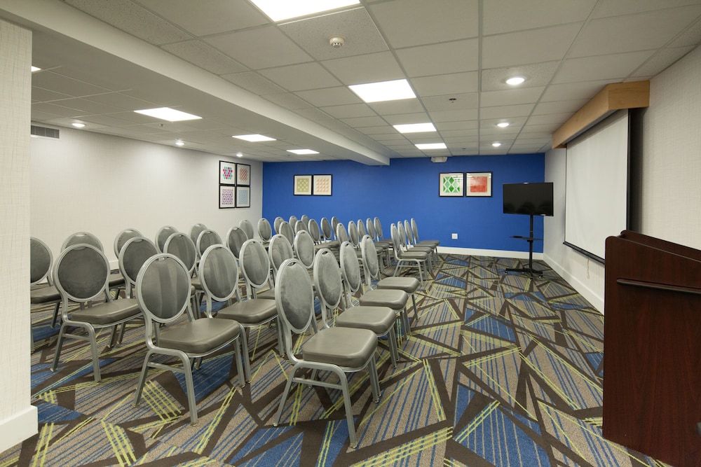 Holiday Inn Express & Suites Nashville Brentwood I 65 by IHG - photo 54
