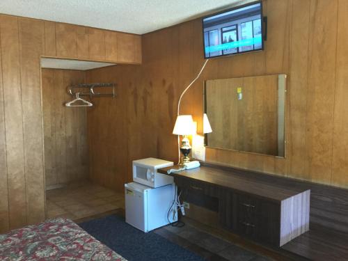 Towne Center Motel - photo 32