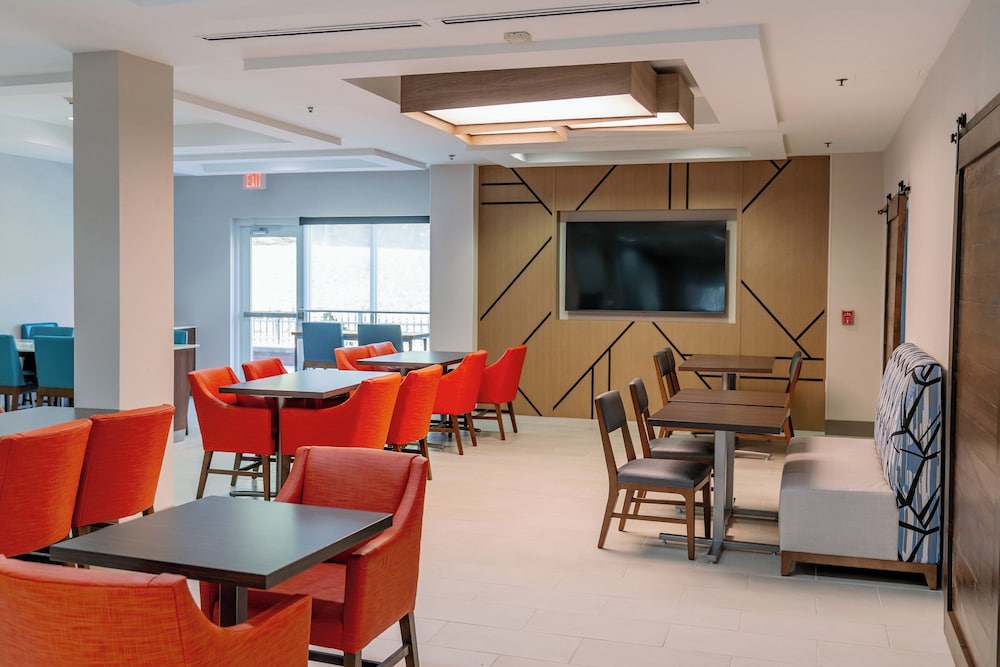 Holiday Inn Express Hotel & Suites Raleigh SW NC State by IHG - photo 93