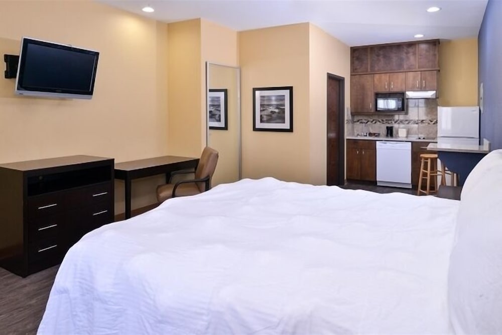La Bonita Inn & Suites - photo 16