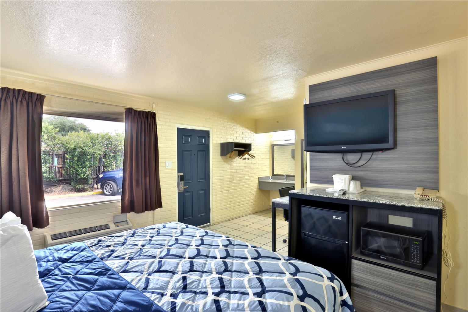 Americas Best Value Inn San Antonio Airport South - photo 5