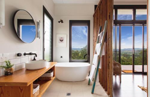 The Ridge Eco Cabins A Secret Place to Slow Down — 4-Star Luxury Hotel in Gloucester, Australia