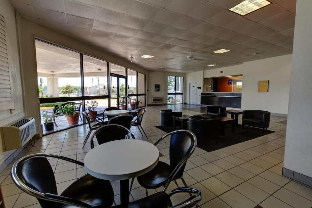 Executive Inn & Suites Hobby - photo 20