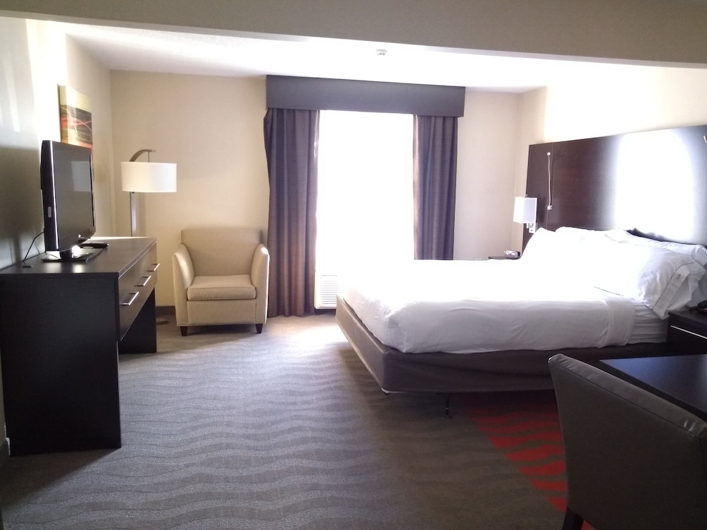 Holiday Inn Express Hotel & Suites Waterford by IHG - photo 40