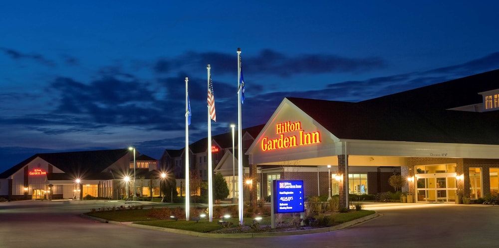 Hilton Garden Inn Milwaukee Northwest Conference Center - featured photo