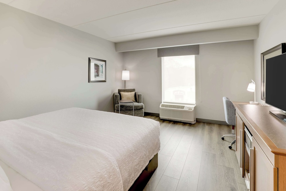 Hampton Inn & Suites Rome - photo 13