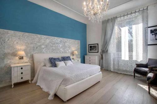 San marco elegant apartment — 4-Star Luxury Hotel in Florence, Italy