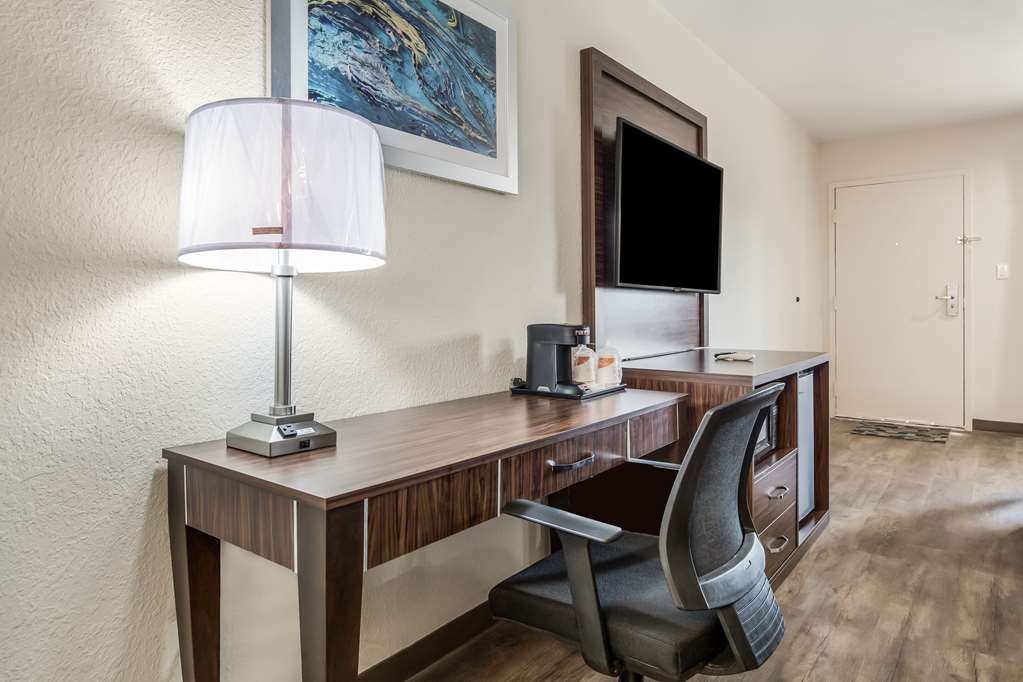 Quality Inn & Suites Suffolk West - photo 16