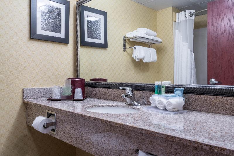 Holiday Inn Express & Suites Roanoke Rapids SE by IHG - photo 21