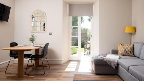 Cambridge House Cottage Number One — 4-Star Luxury Hotel in Berwick-Upon-Tweed, United Kingdom