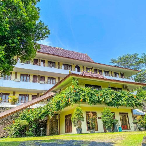 New Panjang Jiwo Resort Syariah - carbon neutral hotel in Unknown City