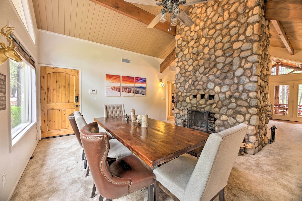 Wooded Yard Gas Grill Lush Pinetop Retreat — hotel in Pinetop-Lakeside