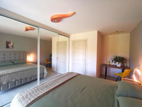 Mama Fox — 5-Star Luxury Hotel in Alepou, Greece