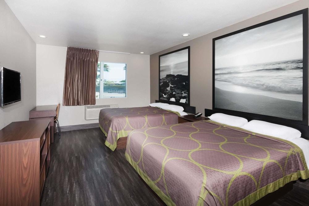Super 8 San Diego Imperial Beach - photo 8