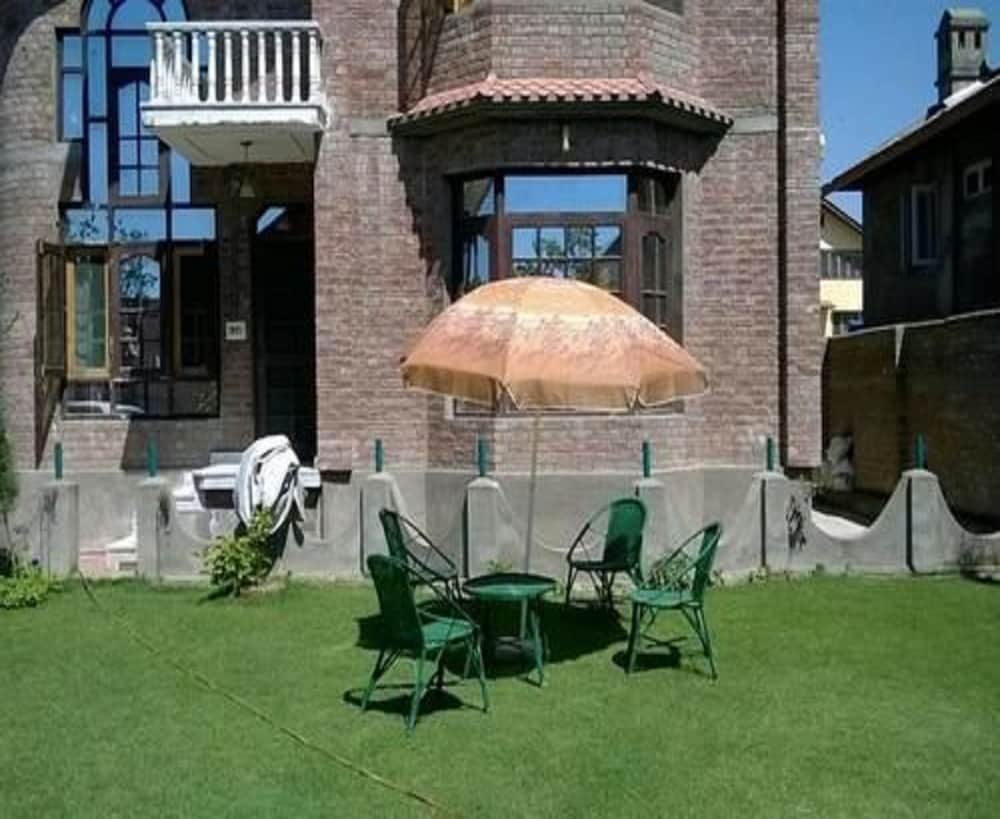Hotel Sobo Central - last minute hotel in Srinagar