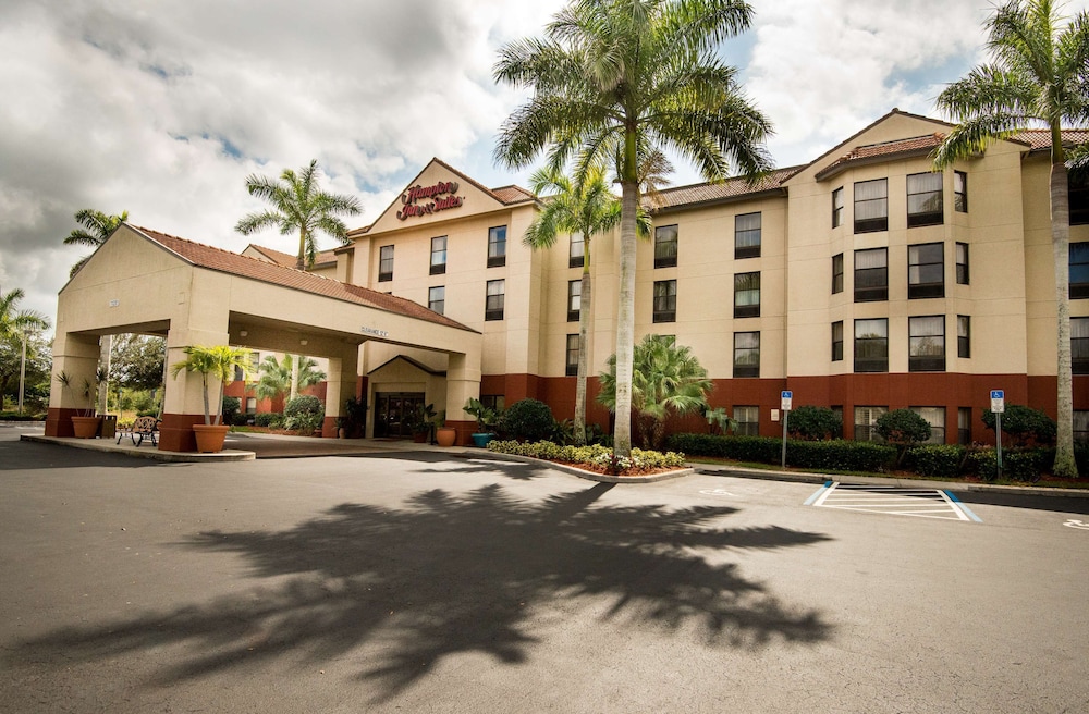 Hampton Inn & Suites Fort Myers Beach Sanibel Gateway - photo 42