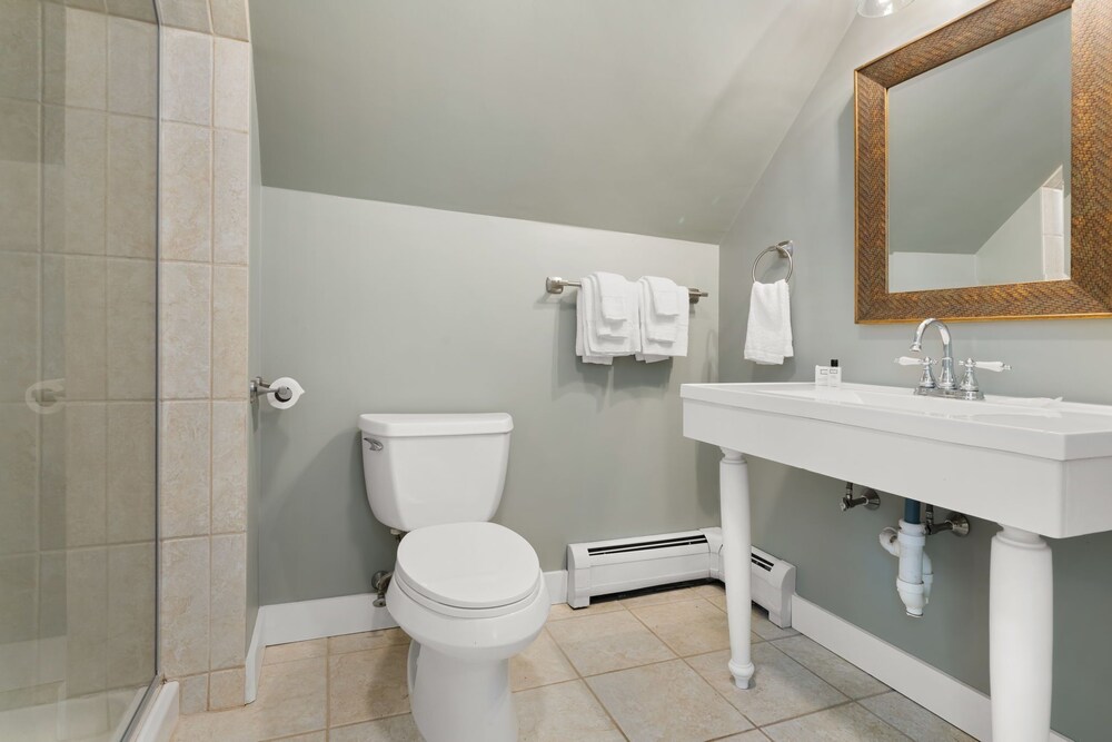 The Aurora Inn & Cottages - photo 124