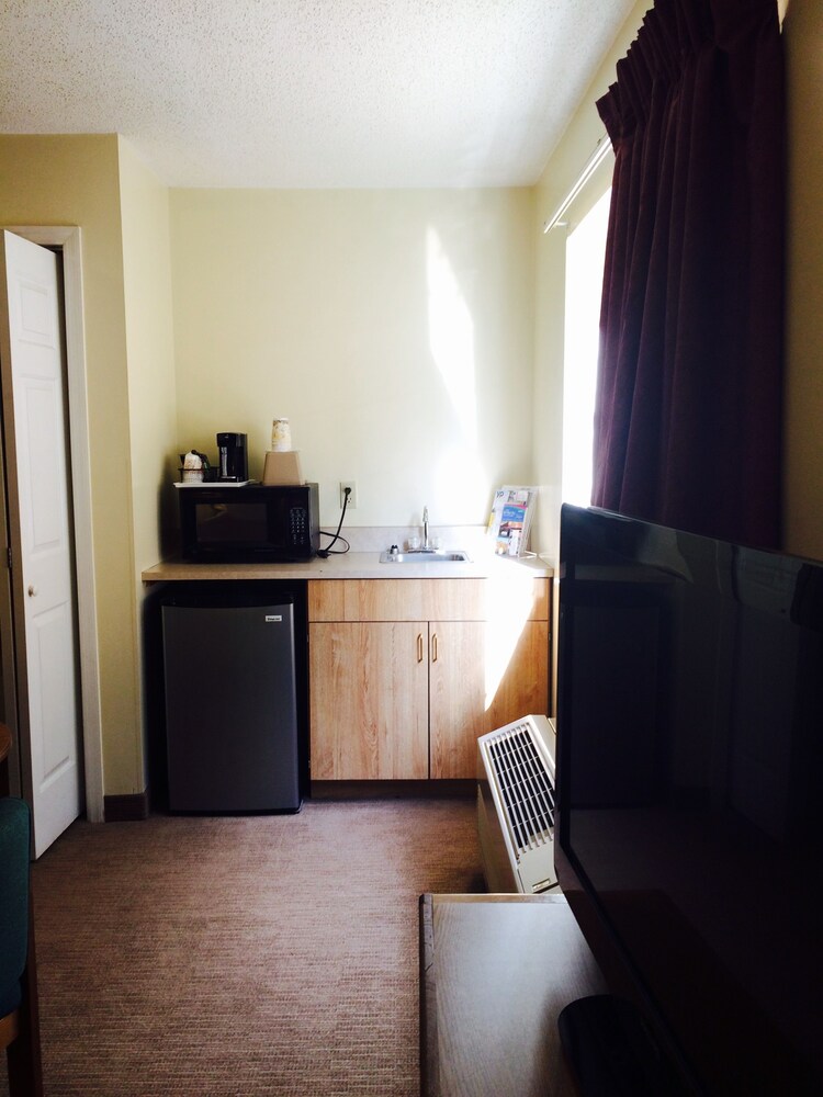 Brookshire Inn - photo 12