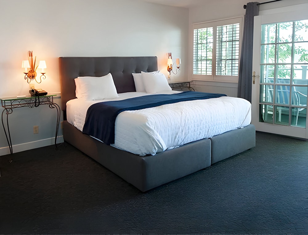 The Sand Hill Inn - photo 10