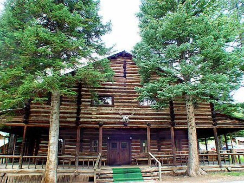 Pahaska Tepee Resort - photo 15