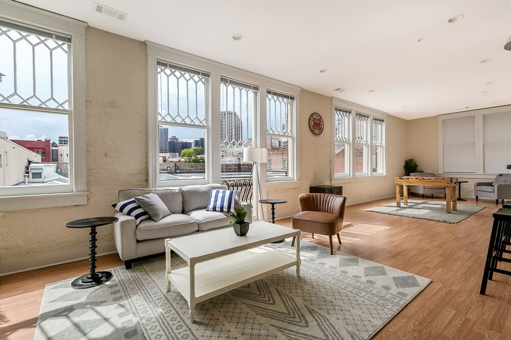 Hip 2BR in Arts Warehouse District — 4-Star Luxury Hotel in New Orleans, United States