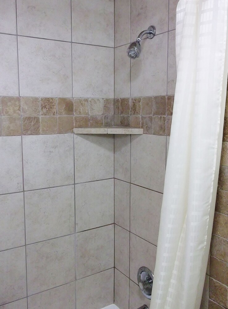 Banfield Value Inn - photo 30