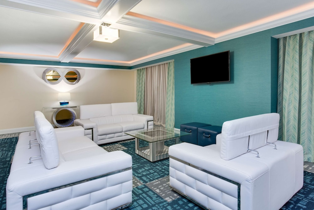 Hampton Inn Norcross - photo 27