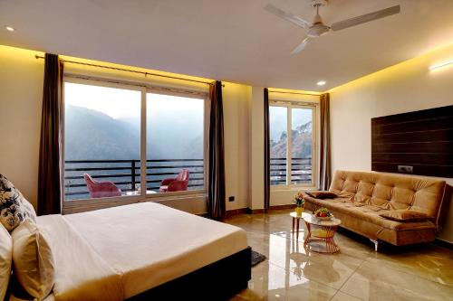 Hilltop Valley View Villa Nainital — 4-Star Luxury Hotel in Bhowali, India